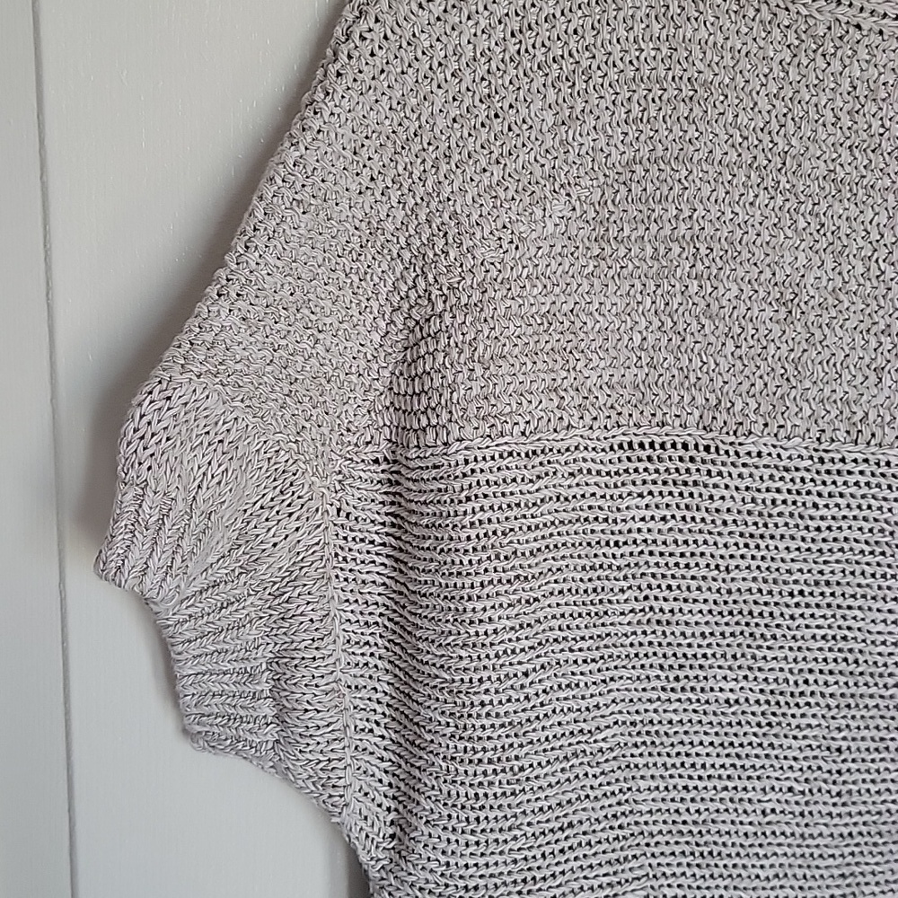 Tommy Bahama women's short sleeved sweater, tan, small. - Picture 5 of 7